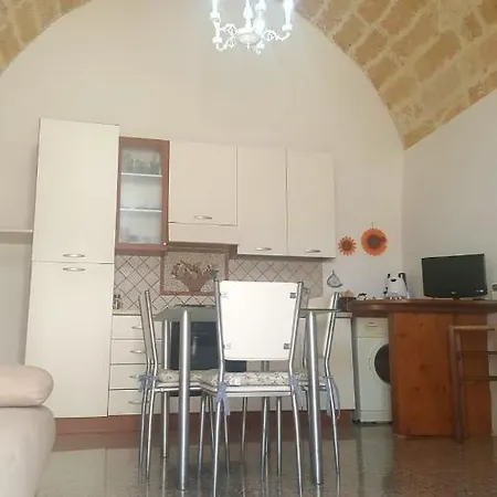 Palazzotto In Corte